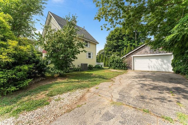 111 Shore Ave, Swansea, MA 02777