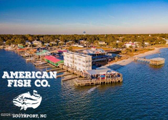 1146 Spincast Road, Southport, NC 28461