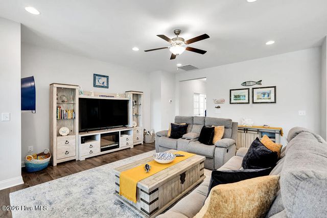 1146 Spincast Road, Southport, NC 28461