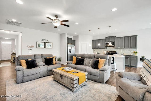 1146 Spincast Road, Southport, NC 28461