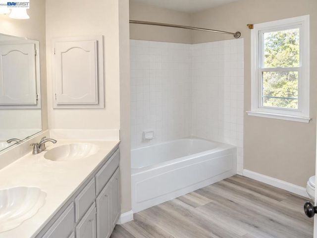 1825 Mark Mead Ln, Modesto, CA 95356