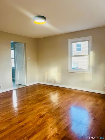 10 Baltic Street 12, Hartford, CT 06112