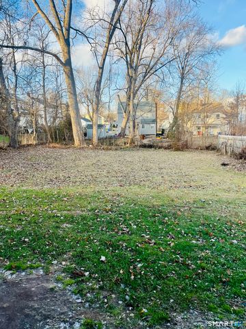 10 Baltic Street 12, Hartford, CT 06112