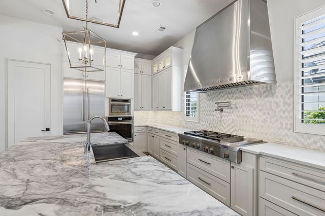 8605 Colina Terrace, Benbrook, TX 76126