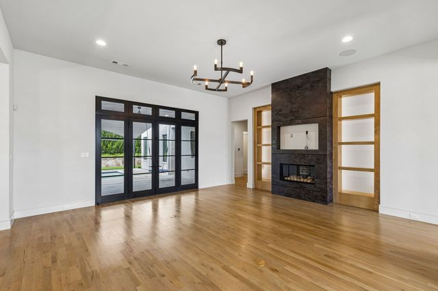 8605 Colina Terrace, Benbrook, TX 76126