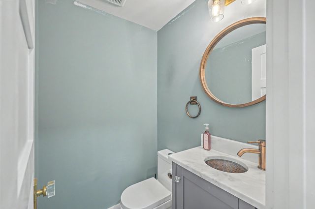 952 Myrtle Court, Mount Pleasant, SC 29464