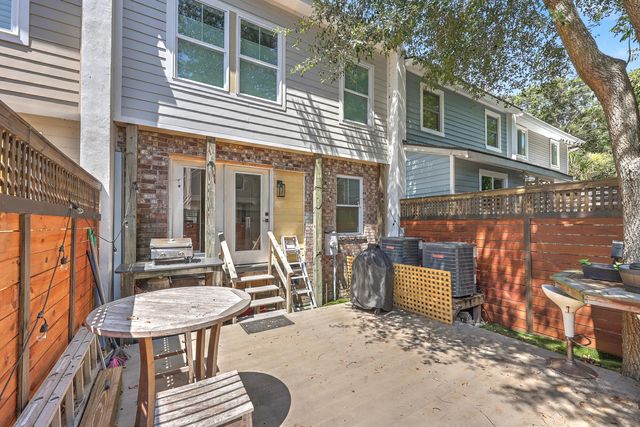952 Myrtle Court, Mount Pleasant, SC 29464