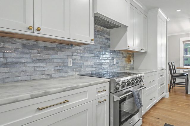 952 Myrtle Court, Mount Pleasant, SC 29464