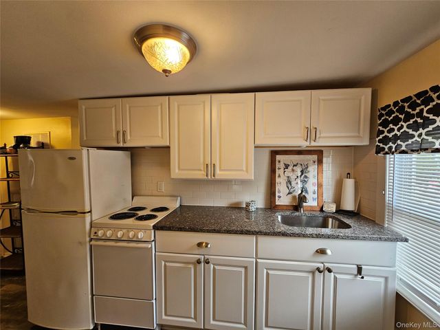 49 Beacon Street Upper Apartment, Beacon, NY 12508