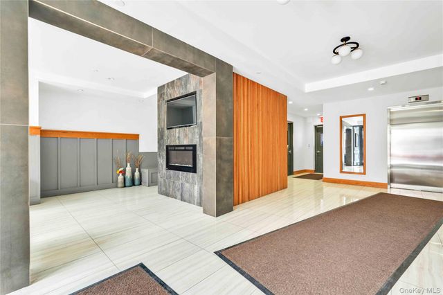 2343 31st Road 3B, Astoria, NY 11106