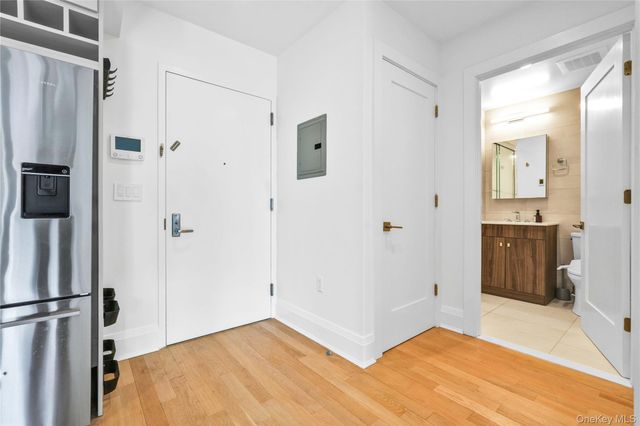2343 31st Road 3B, Astoria, NY 11106