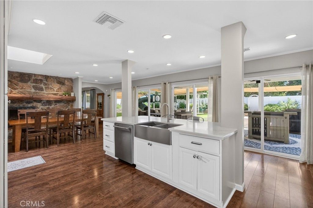 Image 11 of property listing at 1986 Wetherly Way, Riverside, CA 92506