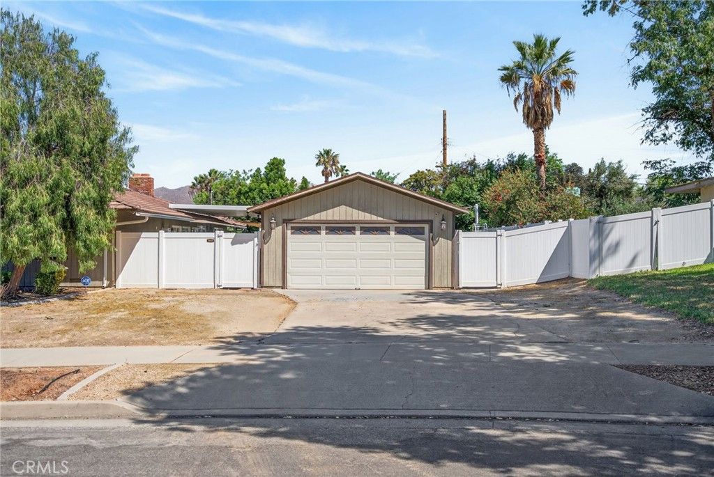 Image 44 of property listing at 1986 Wetherly Way, Riverside, CA 92506