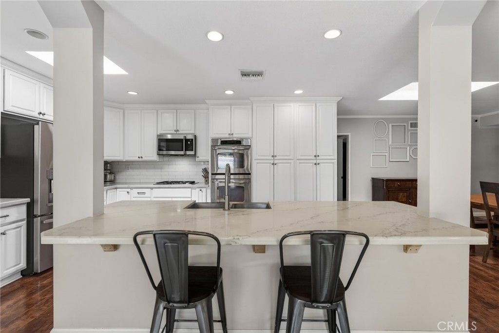 Image 9 of property listing at 1986 Wetherly Way, Riverside, CA 92506