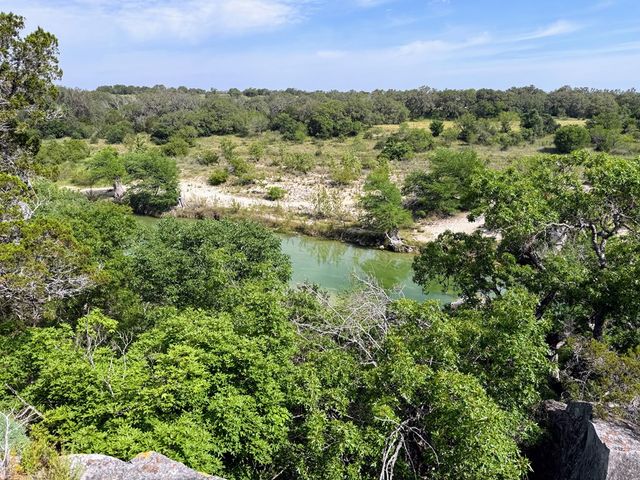 201 Cypress, Pipe Creek, TX 78063
