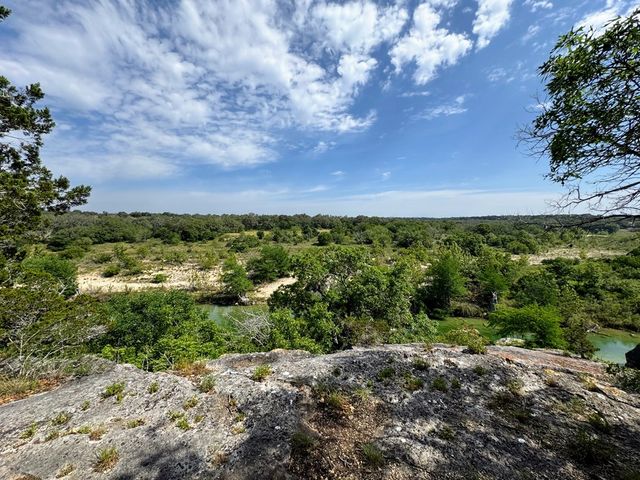 201 Cypress, Pipe Creek, TX 78063