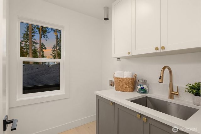 13742 NE 101st Street, Kirkland, WA 98033