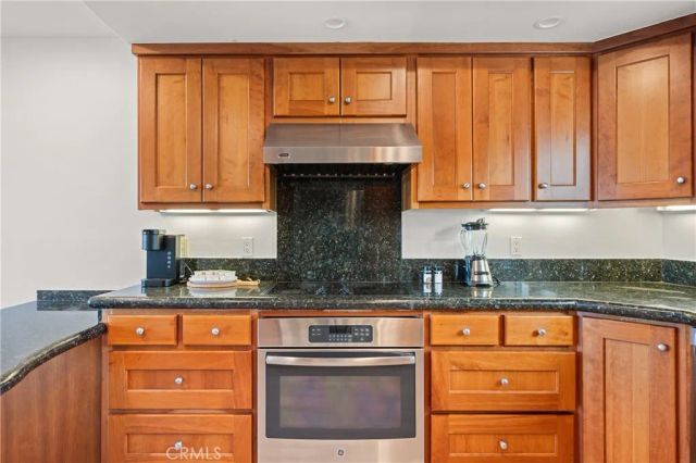 25 LakeView 60, Irvine, CA 92604