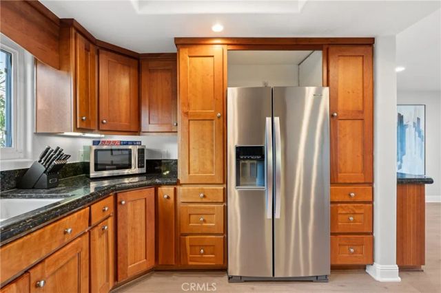 25 LakeView 60, Irvine, CA 92604