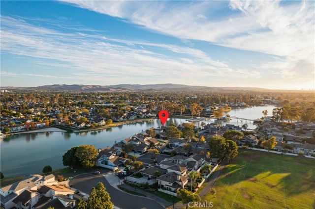 25 LakeView 60, Irvine, CA 92604