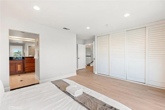 25 LakeView 60, Irvine, CA 92604