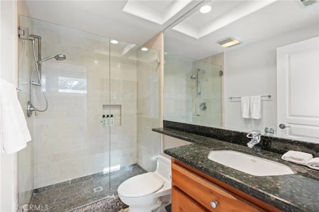 25 LakeView 60, Irvine, CA 92604