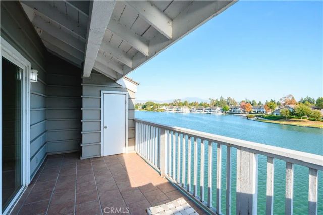 25 LakeView 60, Irvine, CA 92604
