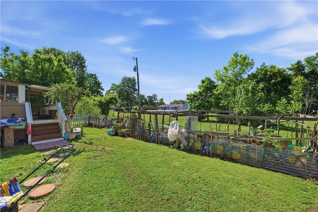671 S Ray Avenue, Fayetteville, AR 72701