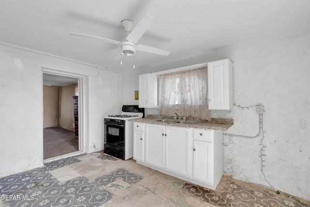 10184 Haynes Road, Socorro, TX 79927