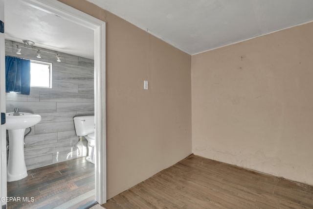 10184 Haynes Road, Socorro, TX 79927