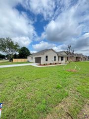 501 Otter's Ridge Drive, Kathleen, GA 31047