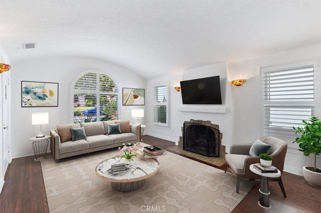 5466 Templeton Street, Los Angeles, CA 90032