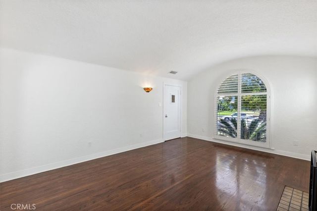 5466 Templeton Street, Los Angeles, CA 90032