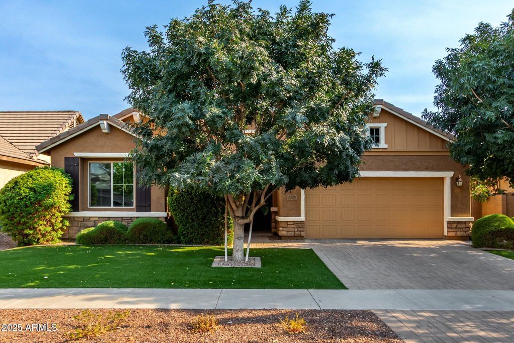 7229 E Plata Avenue, Mesa, AZ 85212