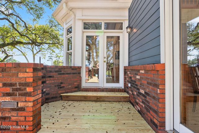 70 Clubhouse Drive SW, Supply, NC 28462