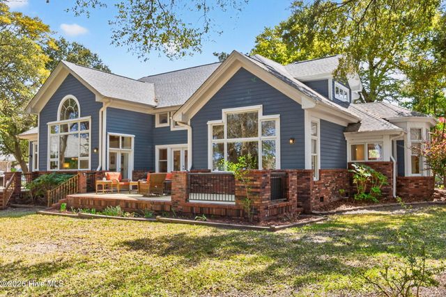 70 Clubhouse Drive SW, Supply, NC 28462