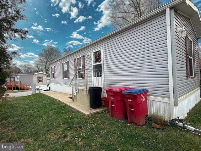 15 MOCKINGBIRD LN, Phoenixville, PA 19460