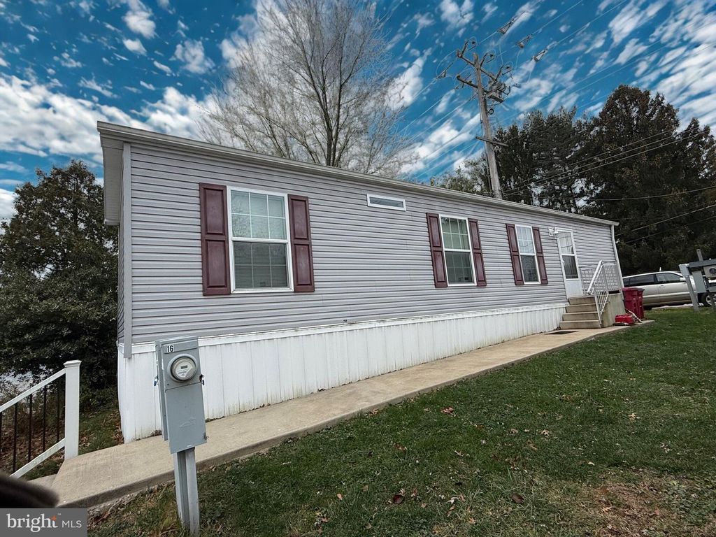 15 MOCKINGBIRD LN, Phoenixville, PA 19460