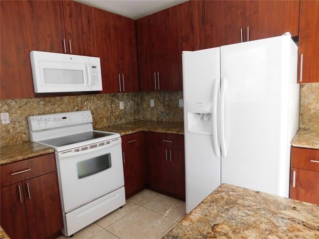 21485 SW 112th Ave 408, Cutler Bay, FL 33189