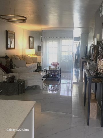 700 SE 6th Ave 111, Deerfield Beach, FL 33441