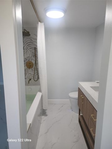 700 SE 6th Ave 111, Deerfield Beach, FL 33441