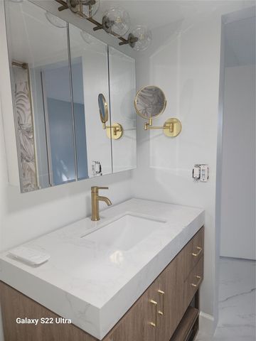 700 SE 6th Ave 111, Deerfield Beach, FL 33441