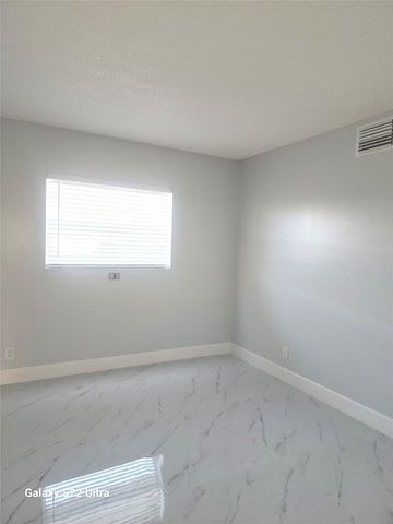 700 SE 6th Ave 111, Deerfield Beach, FL 33441
