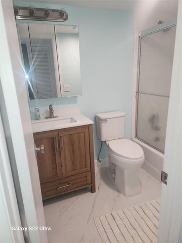 700 SE 6th Ave 111, Deerfield Beach, FL 33441