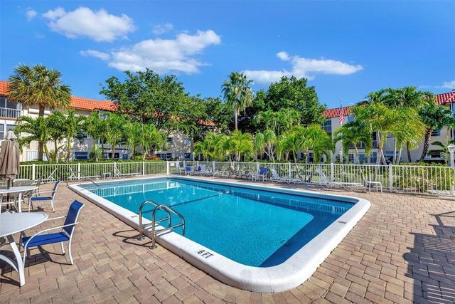 700 SE 6th Ave 111, Deerfield Beach, FL 33441