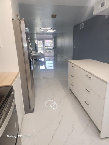 700 SE 6th Ave 111, Deerfield Beach, FL 33441