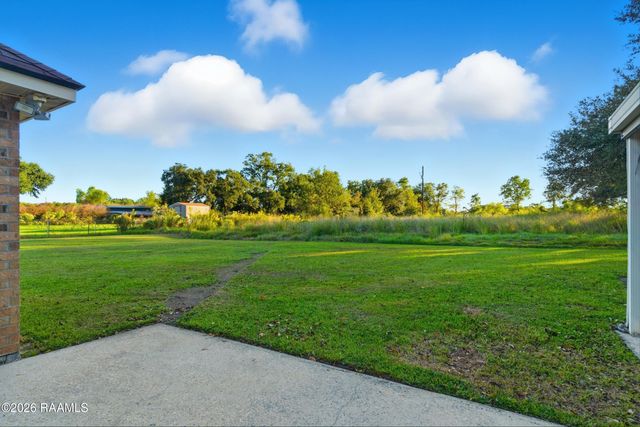 1110 Melvin Dupuis Road, Breaux Bridge, LA 70517