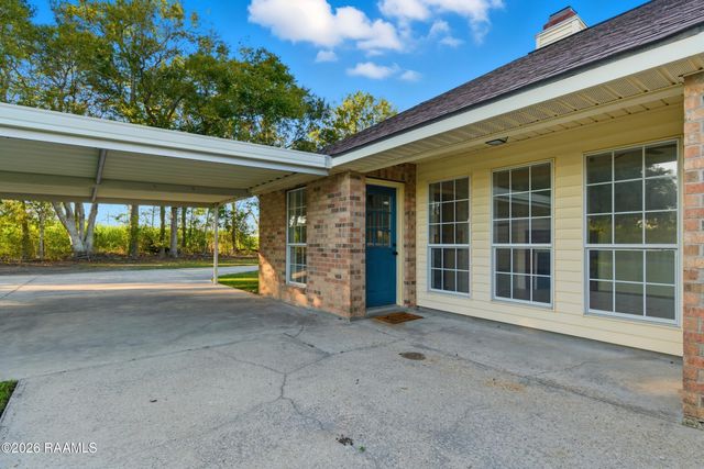 1110 Melvin Dupuis Road, Breaux Bridge, LA 70517