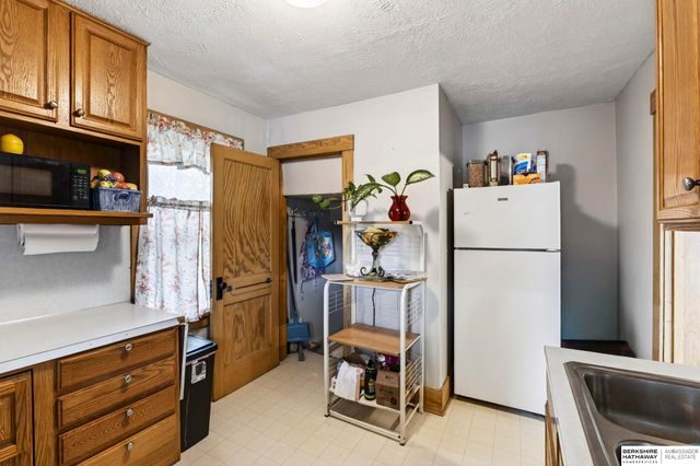 3039 S 18th Street, Omaha, NE 68108