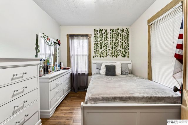 3039 S 18th Street, Omaha, NE 68108